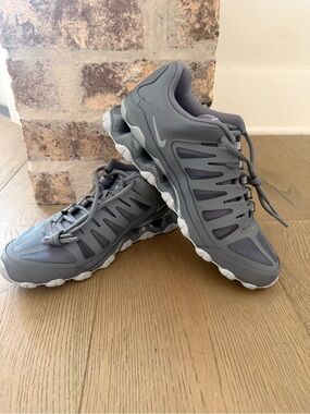 Nike training Reax Athletic Sneakers - like new